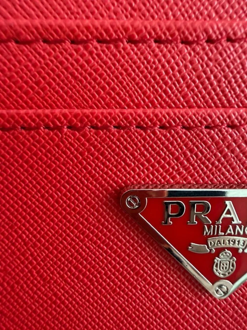 Red Saffiano Texture Card Holder Slim Wallet Gold Tone Emblem Luxury Style